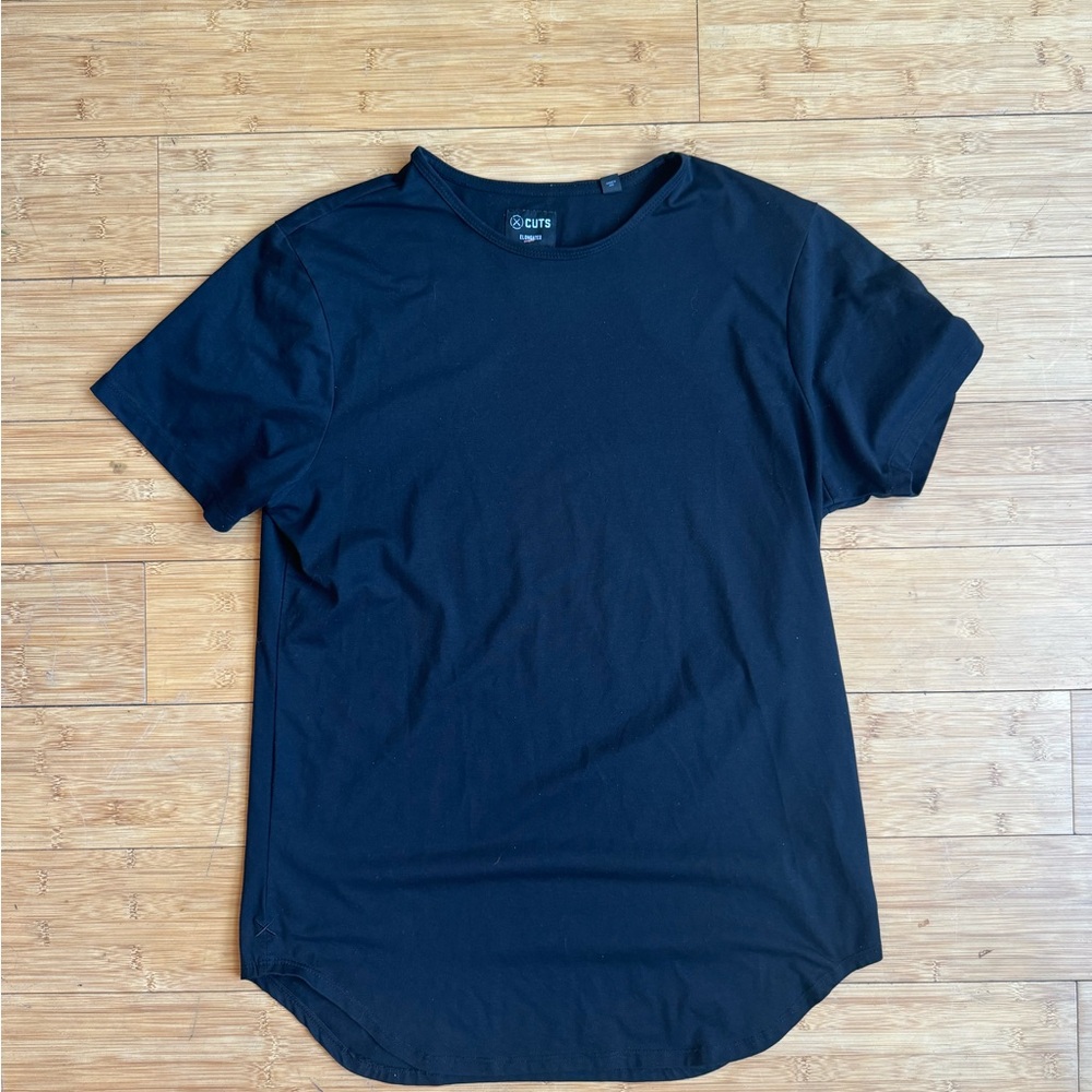 Cuts Clothing AOE shirt - size XL - like new condition